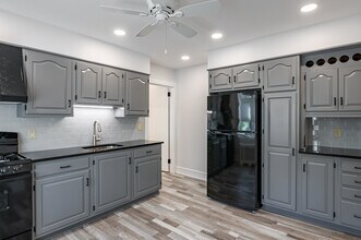 910 E Bellevue Ave, Unit 1 East - First Floor in Reading, PA - Foto de edificio - Building Photo