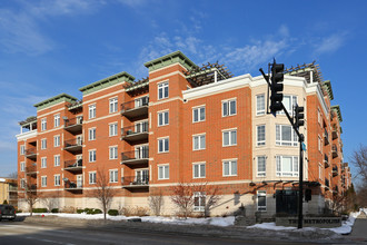 The Metropolitan in Palatine, IL - Foto de edificio - Building Photo