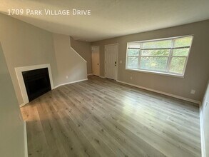 1709 Park Village Dr in Columbus, OH - Building Photo - Building Photo