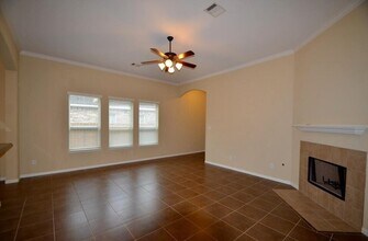 9942 Taylor Springs Ln in Tomball, TX - Building Photo - Building Photo