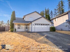 20002 10th Ave Ct E in Spanaway, WA - Building Photo