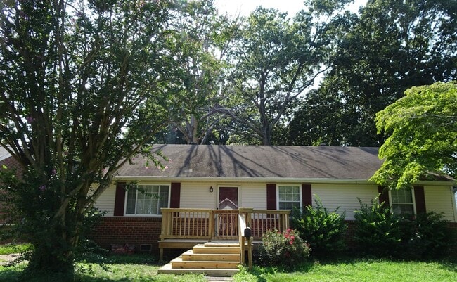 211 Winchester Dr