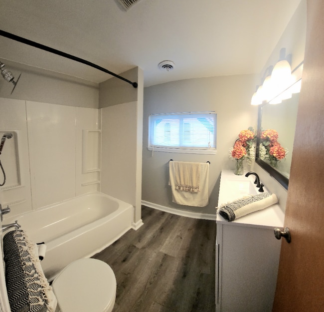 726 Michigan St in Lapeer, MI - Building Photo - Building Photo