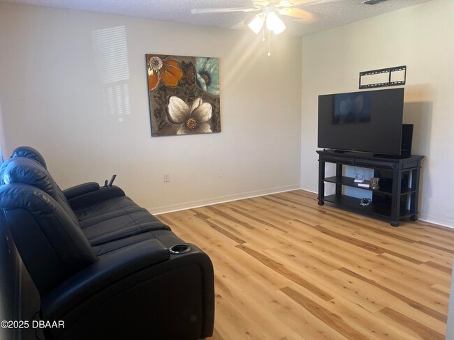 1601 Big Tree Rd in South Daytona, FL - Building Photo - Building Photo