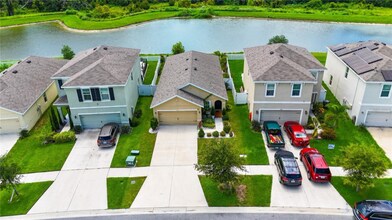 11124 Leland Groves Dr in Riverview, FL - Foto de edificio - Building Photo