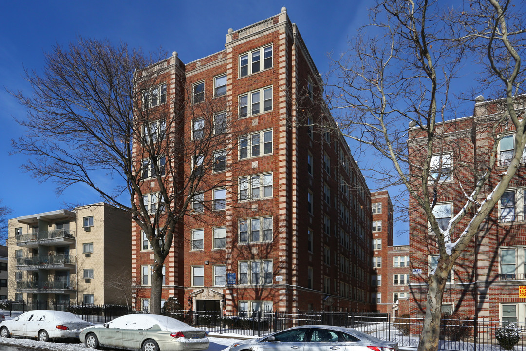 1628 W Sherwin Ave in Chicago, IL - Building Photo