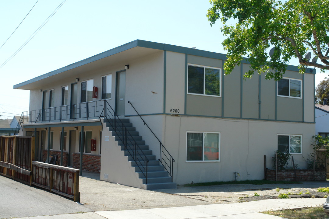 6200 Cypress in Richmond, CA - Foto de edificio