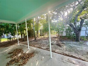 729 NW 17th Ave in Fort Lauderdale, FL - Building Photo - Building Photo