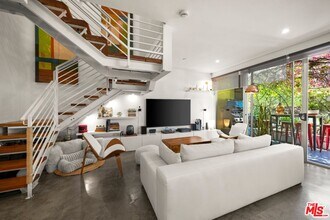 2400 Corinth Ave in Los Angeles, CA - Building Photo - Building Photo