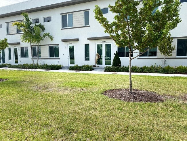 10445 NW 66th St in Doral, FL - Building Photo - Building Photo