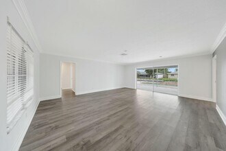 1350 SW 26th Ave in Boynton Beach, FL - Building Photo - Building Photo