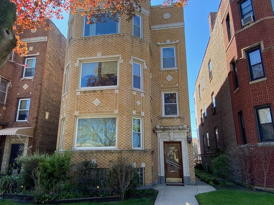 8938 S Harper Ave in Chicago, IL - Building Photo