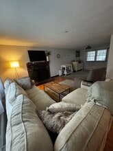 17 Tiffany Dr in Lowell, MA - Building Photo - Building Photo