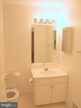 1930 Crescent Park Dr in Reston, VA - Building Photo - Building Photo