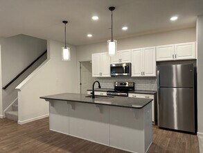 7884 Oakbrook Dr in Harrisburg, PA - Building Photo - Building Photo