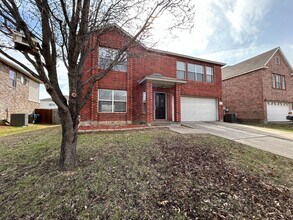 4224 Birch Creek Rd in Fort Worth, TX - Foto de edificio - Building Photo