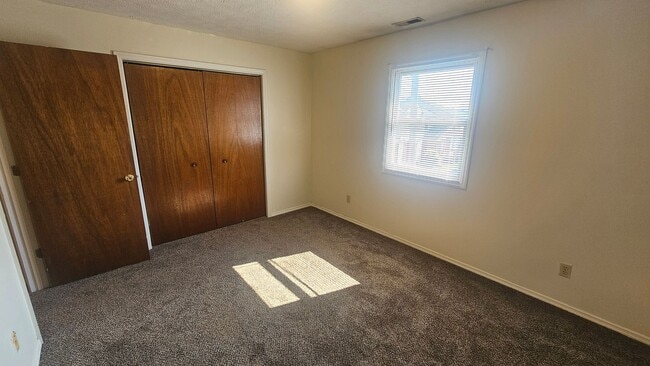 1714 N Lincoln St in Bloomington, IN - Foto de edificio - Building Photo