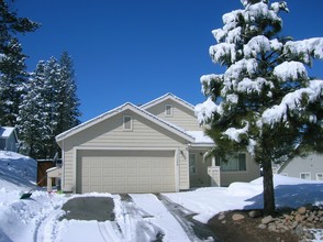 Truckee Riverview Homes in Truckee, CA - Building Photo - Building Photo