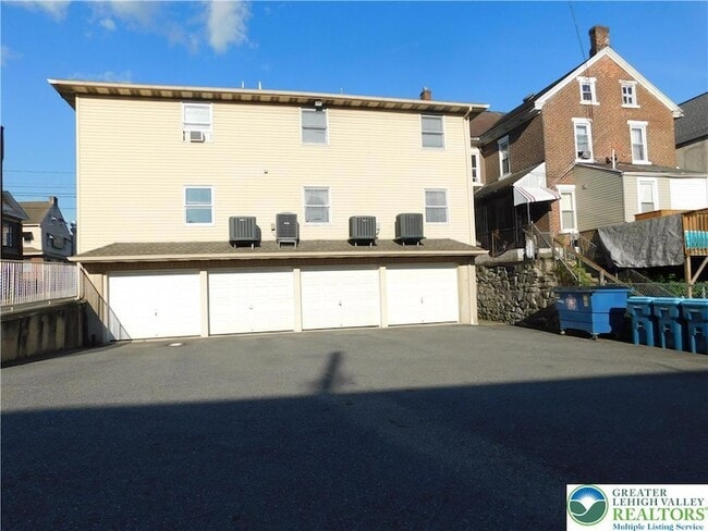 813 Main St, Unit 4 in Bethlehem, PA - Building Photo - Building Photo