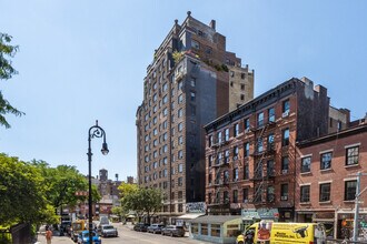 1 Christopher St in New York, NY - Building Photo - Building Photo