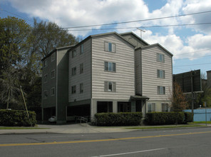 Greenwood Inn in Seattle, WA - Building Photo - Building Photo