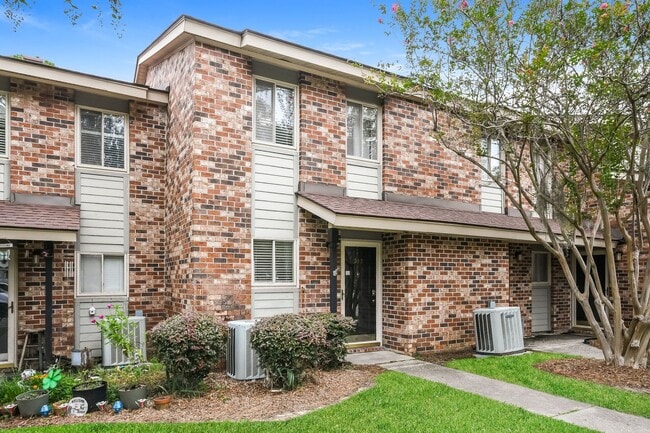 303 Andrea Ln