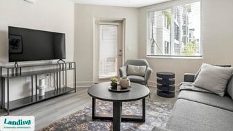 9650 52nd Ave E in Palmetto, FL - Building Photo