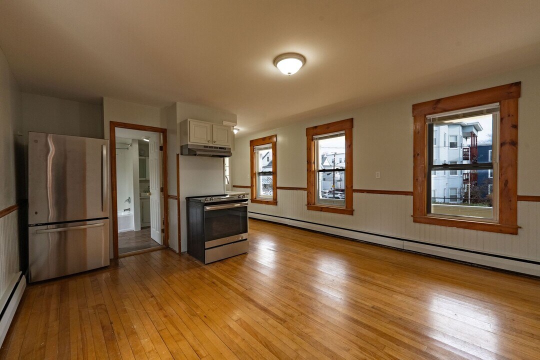 294 Spruce St in Manchester, NH - Foto de edificio