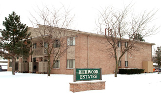 Richwood Estates in Fraser, MI - Building Photo - Building Photo