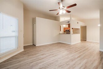2905 Forest Creek Dr in Fort Worth, TX - Foto de edificio - Building Photo