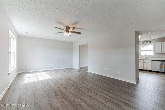 6807 McKeever Ln in Louisville, KY - Building Photo - Building Photo