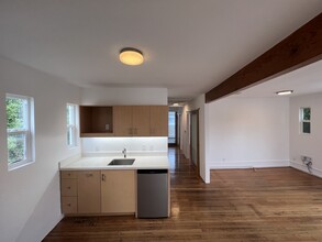 1413 Abbot Kinney Blvd, Unit B in Los Angeles, CA - Foto de edificio - Building Photo