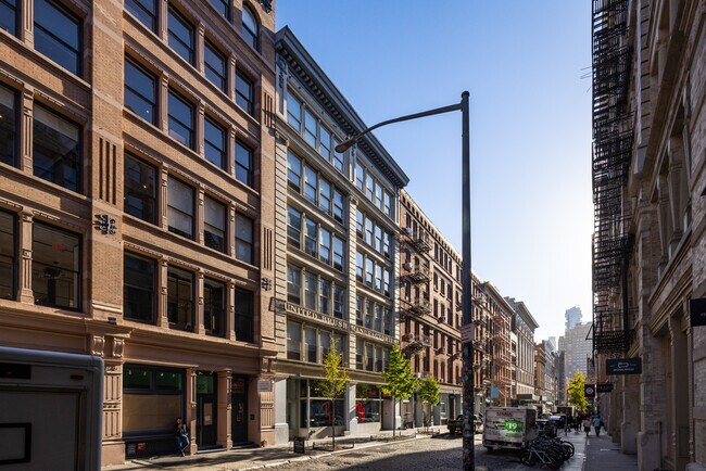 116-118 Wooster St in New York, NY - Building Photo - Building Photo