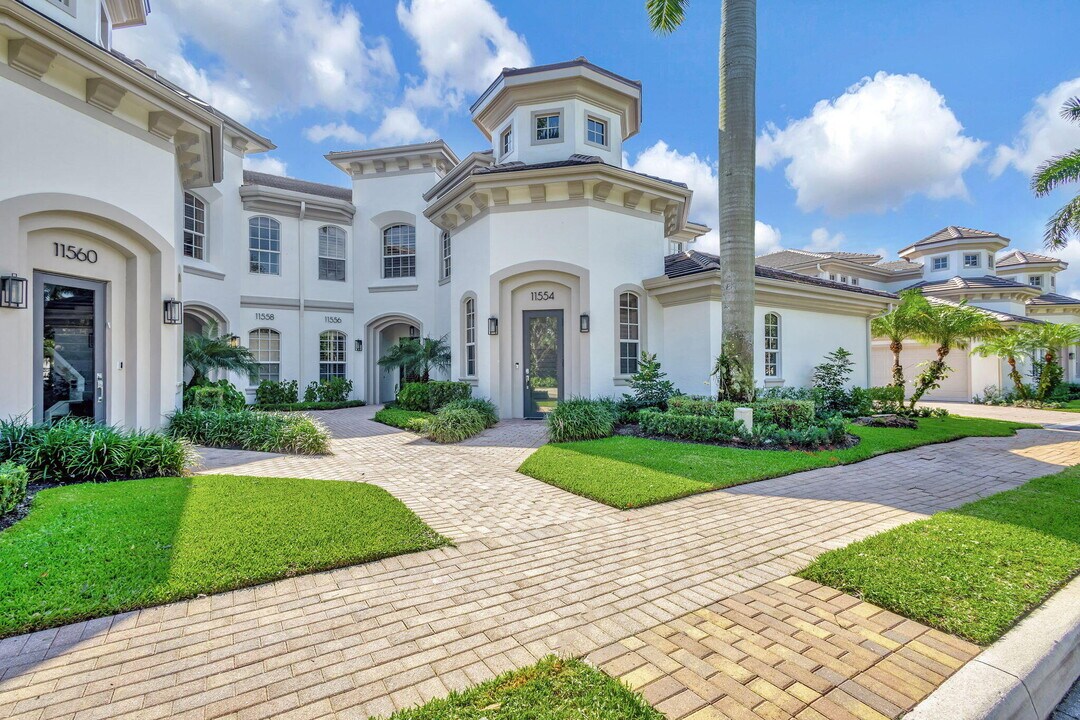 11556 Villa Vasari Dr in Palm Beach Gardens, FL - Building Photo