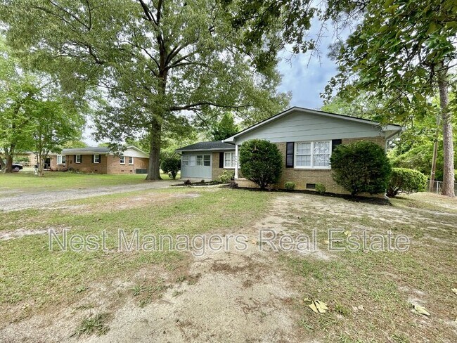 7566 Carrollburg Dr in Fayetteville, NC - Building Photo - Building Photo