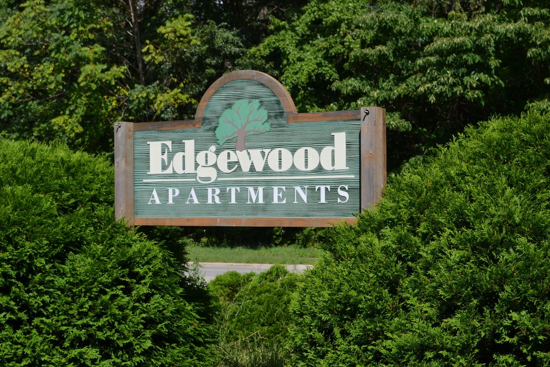 Edgewood Apartments in Michigan City, IN - Foto de edificio