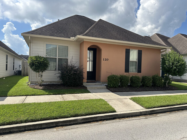 120 Laurel Grove Blvd in Youngsville, LA - Building Photo - Building Photo