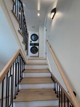 301 Lugonia St in Newport Beach, CA - Building Photo - Building Photo