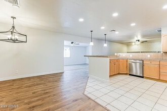 1335 E Ellis Cir in Mesa, AZ - Building Photo - Building Photo
