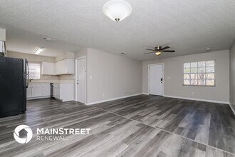 9311 N 12th St, Unit 301 in Tampa, FL - Foto de edificio - Building Photo