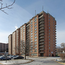 Rowntree Manor in Toronto, ON - Building Photo - Building Photo