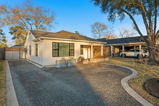 3521 Burgundy Ln in Houston, TX - Building Photo - Building Photo