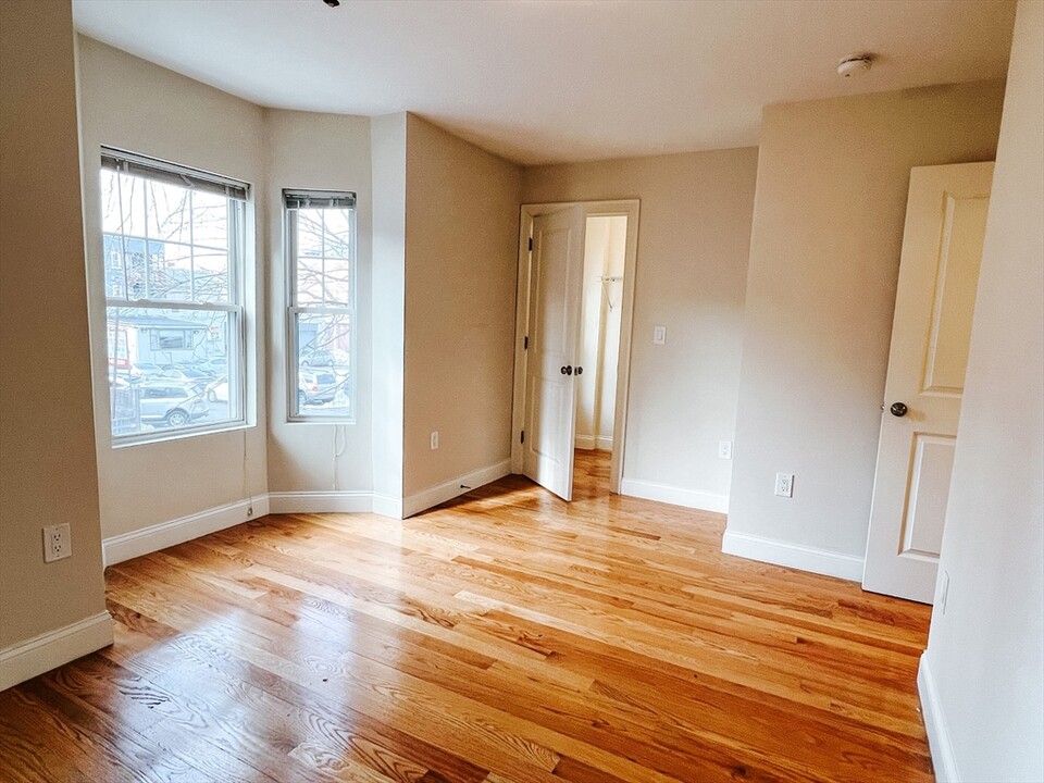 240 Prospect St, Unit 3 in Cambridge, MA - Building Photo