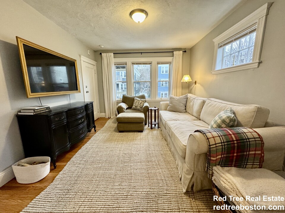 21 Saint Peter St in Boston, MA - Building Photo