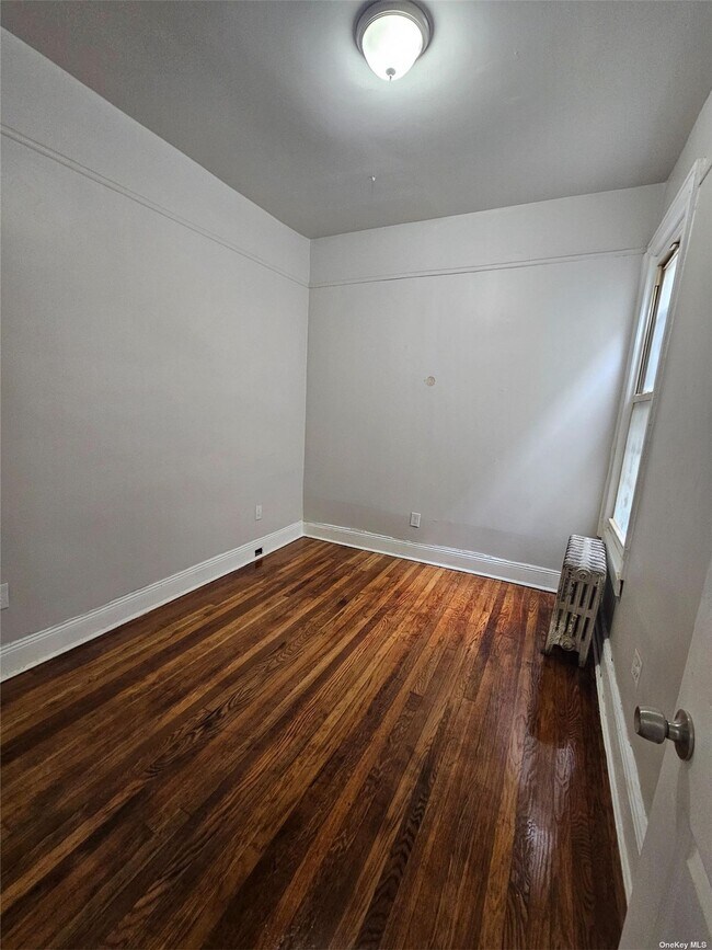 79-33 Myrtle Ave, Unit 2R in Queens, NY - Building Photo - Building Photo