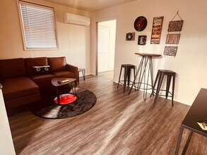 25 Popular St in Williamson, WV - Foto de edificio - Building Photo