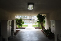 Park Estes Apartments in El Cajon, CA - Foto de edificio - Building Photo