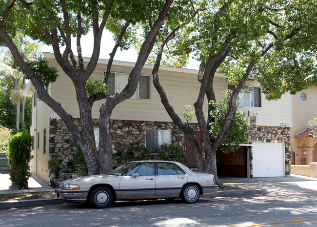 36 unit apartment building in Long Beach, CA - Foto de edificio - Building Photo