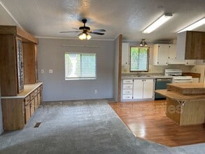 1822 Seco Glen in Escondido, CA - Building Photo - Building Photo