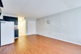 2043 S Atlantic Ave in Daytona Beach Shores, FL - Foto de edificio - Building Photo